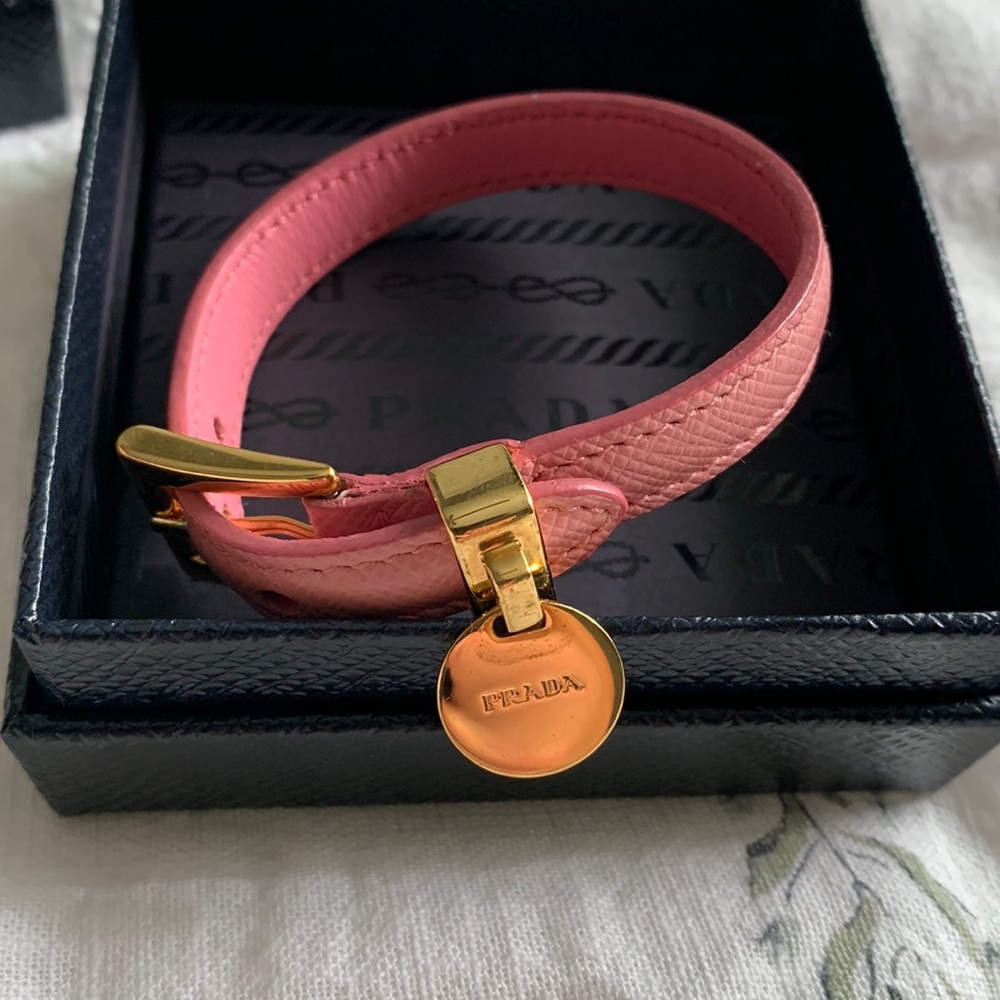 Prada bracelet never worn, comes with box.